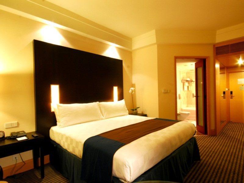 Amara - Newly Renovated Singapura