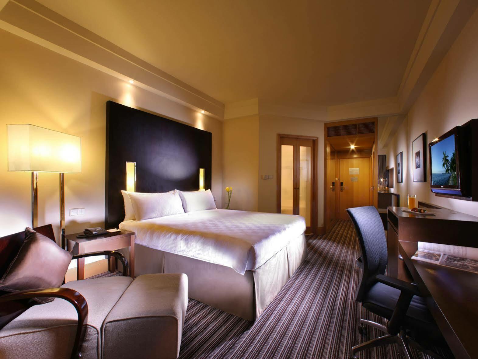 Amara - Newly Renovated Hotel